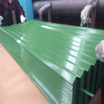PE 30-275g/M2の緑の金属の屋根はRAL 9012に着色した波形の金属板をパネルをはめる